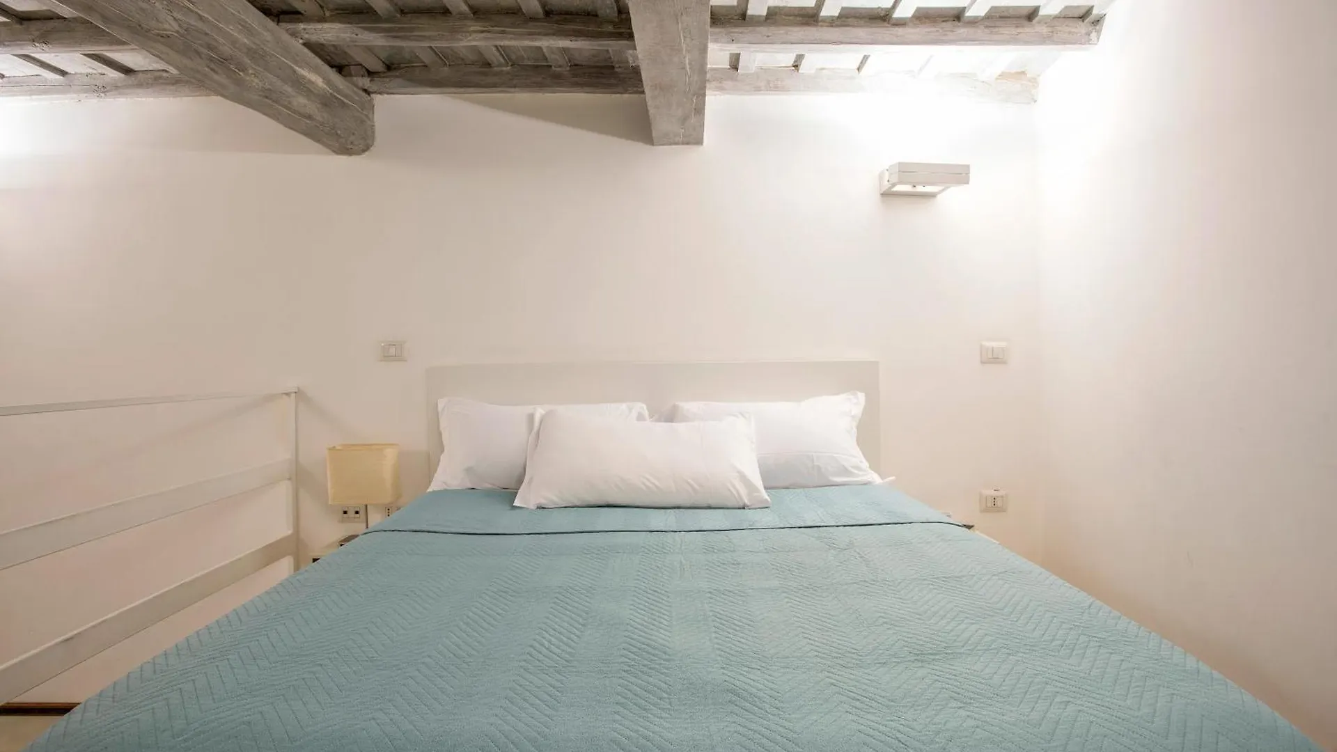 Holidays Teatro Pace Apartment Rome